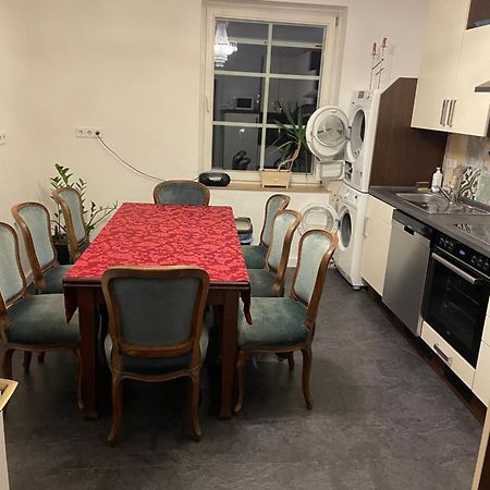 סנט גואר Musikalische Ferienwohnung Mit Rheinblick מראה חיצוני תמונה